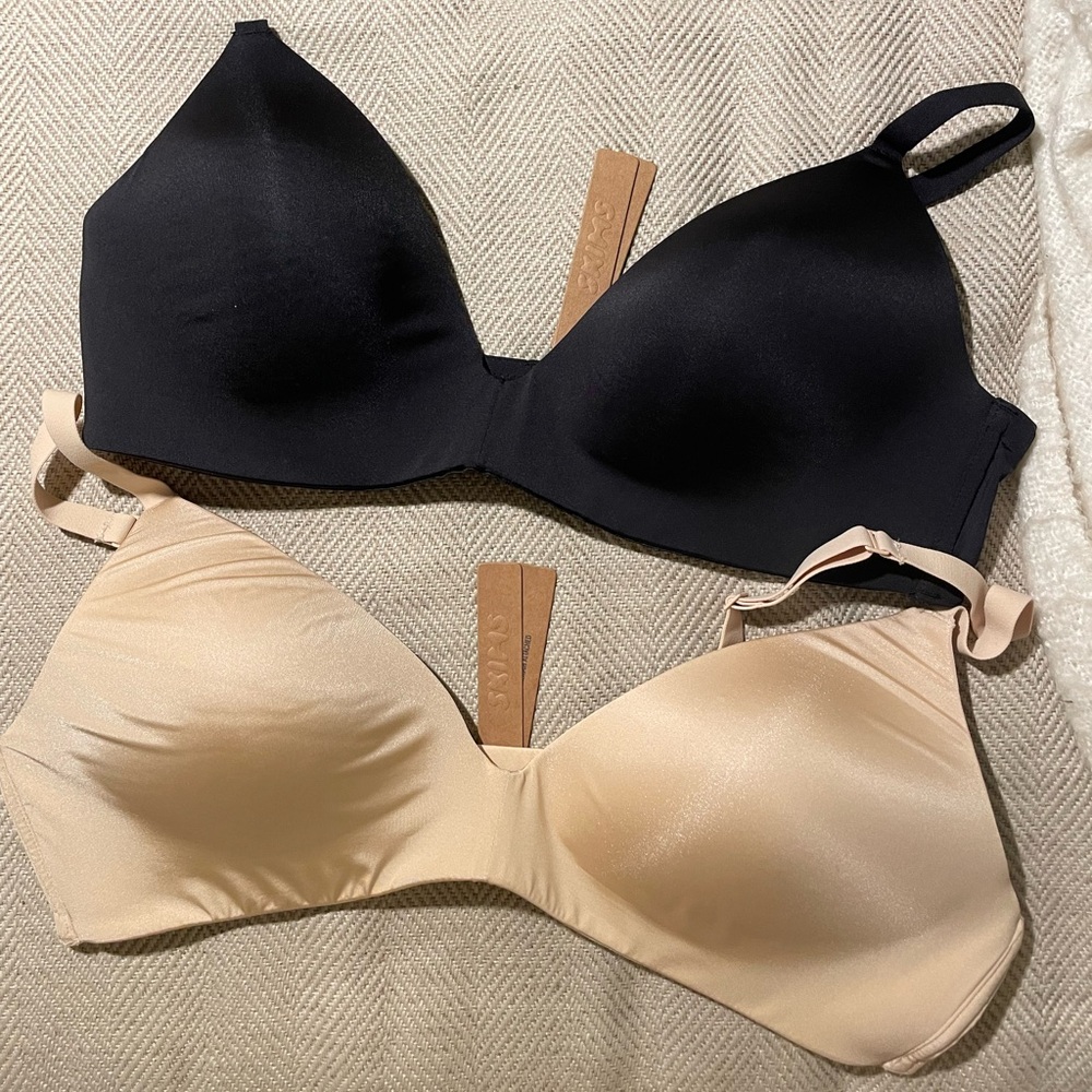 Skims bra size 40B two available T-shirt bra